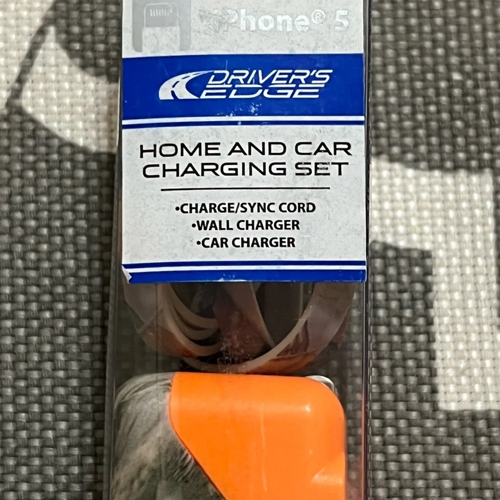 IPhone 5 Home and Car Charging Set